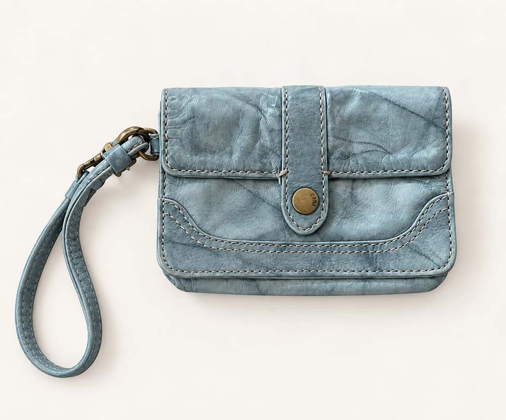 Frye Leather Wristlet Wallet Blue. (L1)